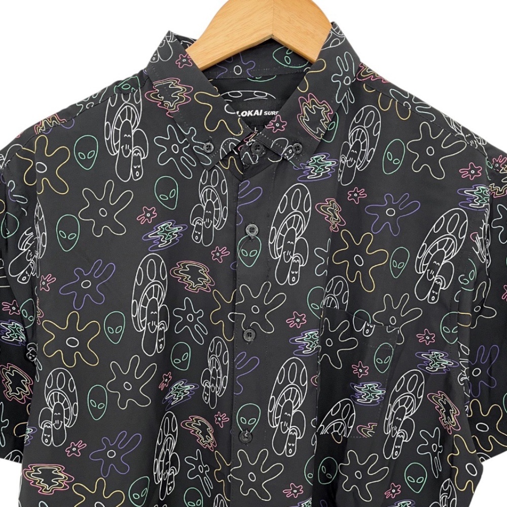 Alien Mushroom Print Short Sleeve Button Up Shirt Men’s Large